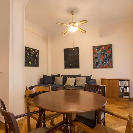Classy Kolonaki With 2 Bedrooms Apartment *