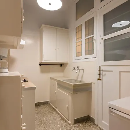 Classy Kolonaki With 2 Bedrooms Apartment
