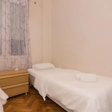 Classy Kolonaki With 2 Bedrooms Athens
